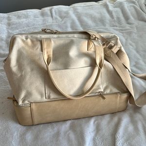 Beis Weekender Tote in Beige